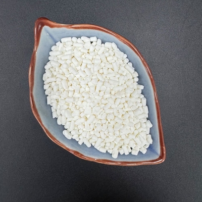 Niska cena biały inhibitor korozji tolyltriazolu/TTA dla metali dla produktów antymonopolowych z oleju (tłuszczu),