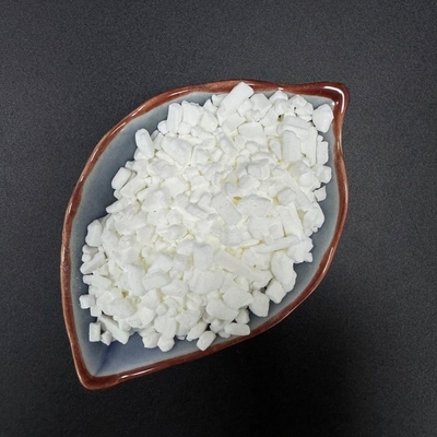 1,2,3-benzotriazol ((BTA), białe kryształy w kształcie igły, stosowane jako środek zapobiegający rdzeniu, płyn przeciwzmrażający, dodatek antyoksydacyjny