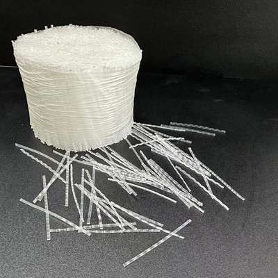 Dodatek inżynieryjny do budowy budynków budowlanych PP Makro Fiber Wave Form 24-60mm Do wzmocnienia cementu i antykarkowania